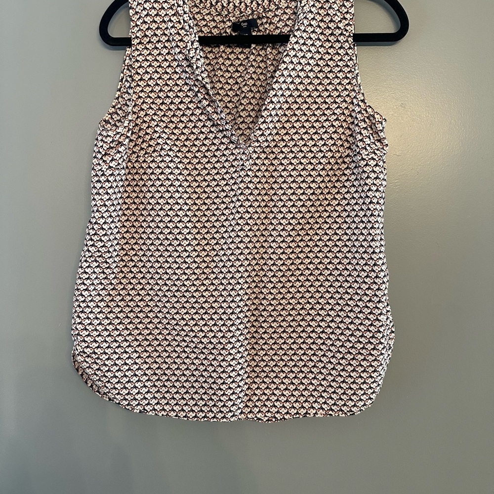 Gap Geometric Sleeveless Blouse